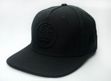 Lade das Bild in den Galerie-Viewer, 5 Panel Snapback Cap - "SG"