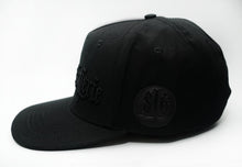 Lade das Bild in den Galerie-Viewer, 5 Panel Snapback Cap - "Schmerzgalerie"