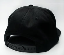 Lade das Bild in den Galerie-Viewer, 5 Panel Snapback Cap - "SG"