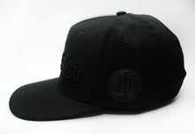 Load image into Gallery viewer, 5 Panel Snapback Cap - &quot;Schmerzgalerie&quot;
